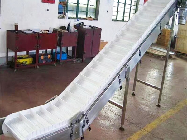 Lifting conveyor